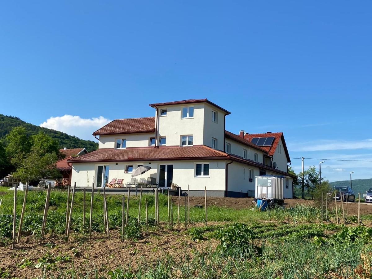 Apartmani Fenestra Otočac Exterior foto